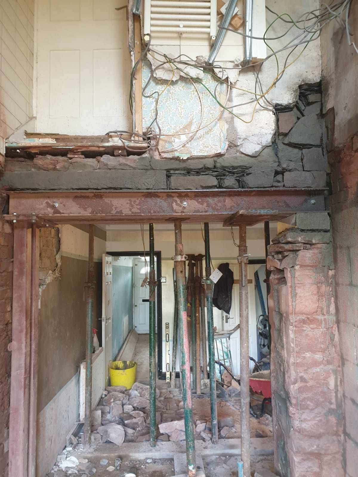 Steel beam installation supporting structural alteration works