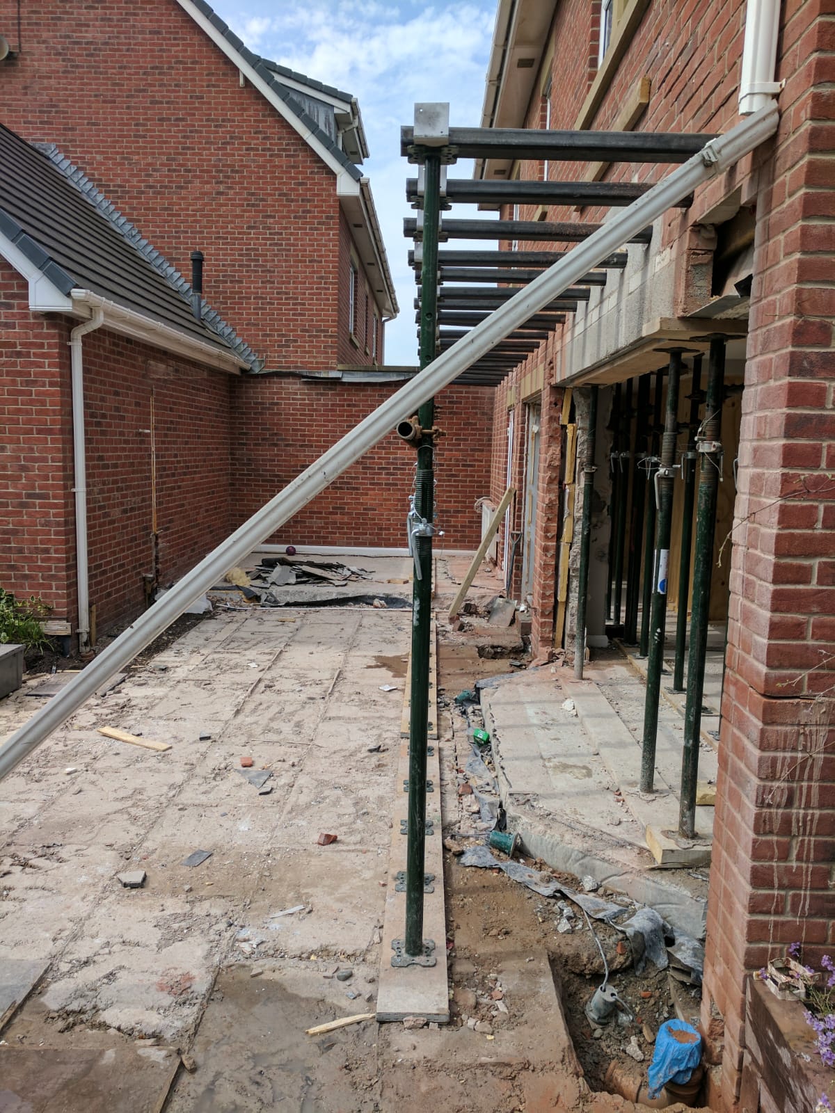 Side return extension — needle & prop support to existing wall